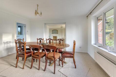 Oaklands Farm-dining2.jpg