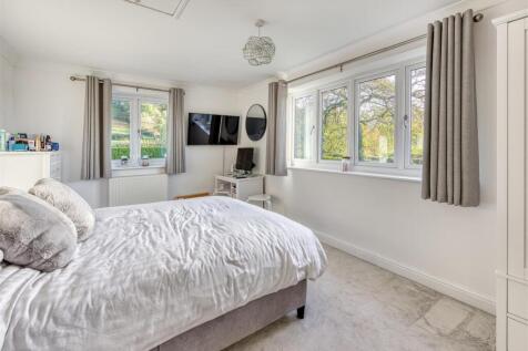 Oaklands Farm-bed2.jpg