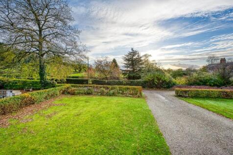 Oaklands Farm-view front.jpg