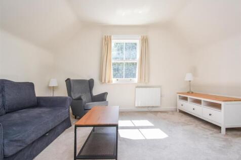 Annexe 22a Stockwell - Living Area.jpg