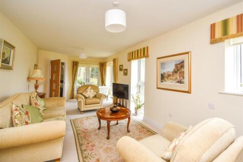 6 Thorneycroft - Lounge Alt Angle.jpg