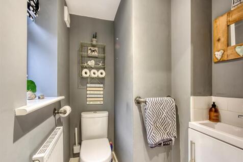 Hilltop-cloakroom.jpg