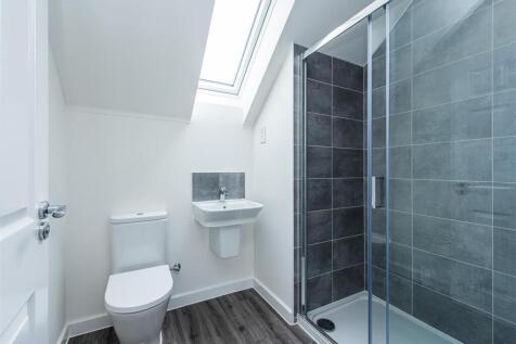 40 Foxglove Way-bed1 ensuite.jpg