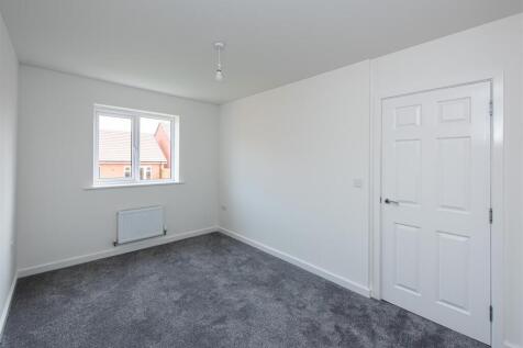 40 Foxglove Way-bed2.jpg