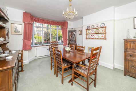 9 Meadow Road (12).jpg