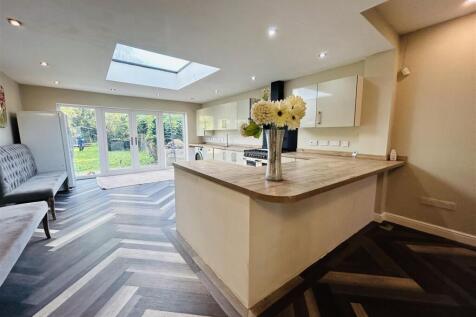 kitchen 2.jpg