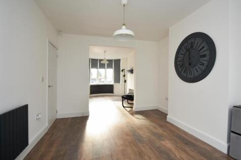 19 Blackburn Avenue - Through Living Room.jpg