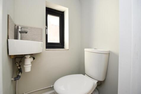 19 Blackburn Avenue- WC.jpg