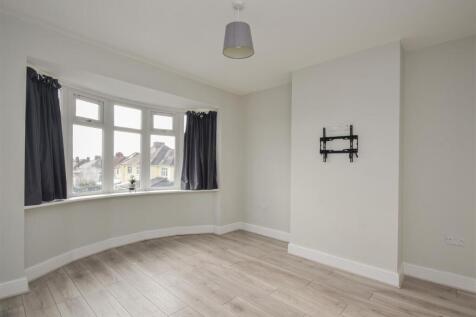 19 Blackburn Avenue - Bedroom 1.jpg