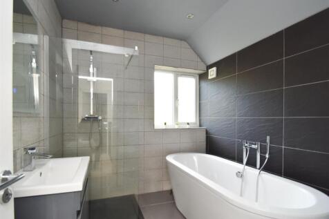 19 Blackburn Avenue - Bathroom.jpg
