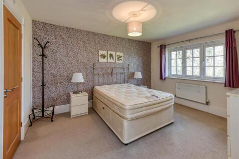 20 Pickwick Gardens-05.jpg