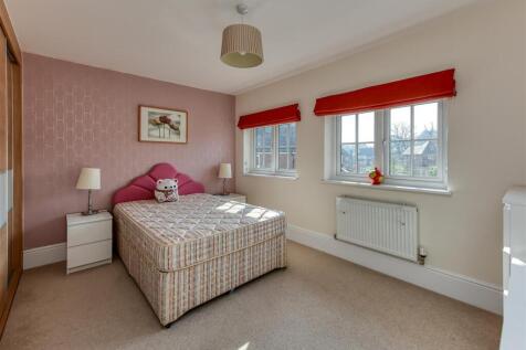 20 Pickwick Gardens-01.jpg
