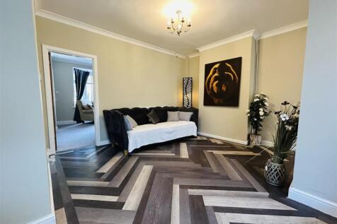 Living room 3.jpg