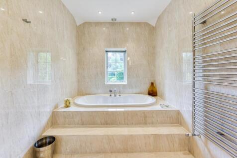 14 Wergs Hall Road-bed1 ensuite4.jpg