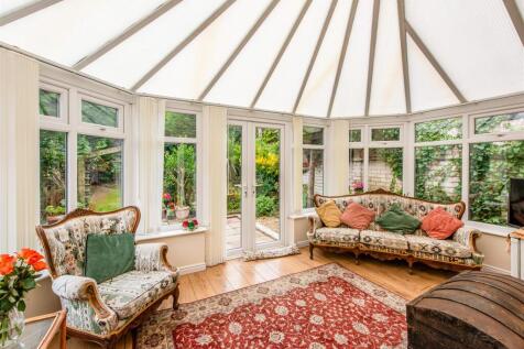 41 Broad Lane-conservatory.jpg