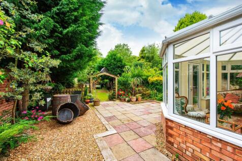 41 Broad Lane-gdn1.jpg