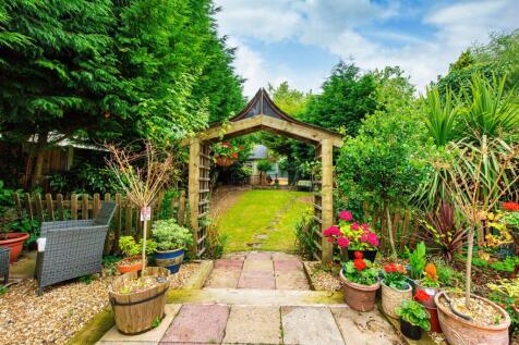41 Broad Lane-gdn2.jpg