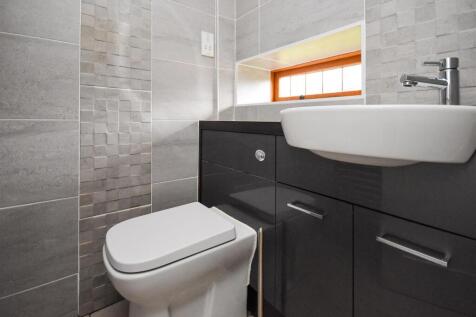 Croft Cottage - WC.jpg