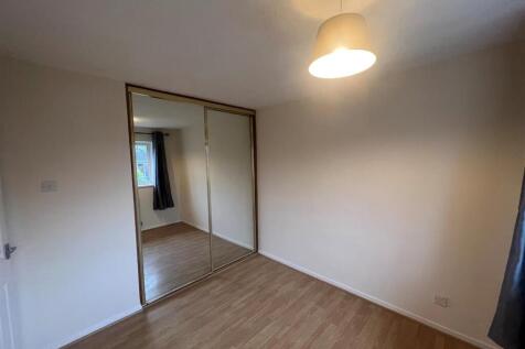 Master bedroom 2.jpg