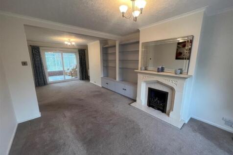 LIVING ROOM AGAIN.jpg