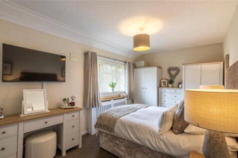 33 Pool Hall Crescent-04.jpg