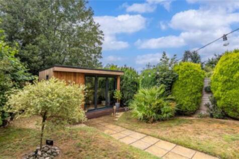 33 Pool Hall Crescent-25.jpg