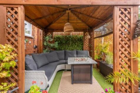 33 Pool Hall Crescent-24.jpg