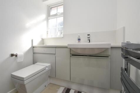 18 Corfton Drive - En-Suite Shower Room.jpg