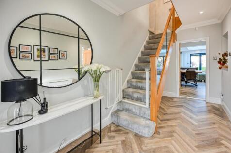 16 Knights Avenue-19.jpg