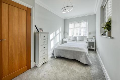 16 Knights Avenue-07.jpg