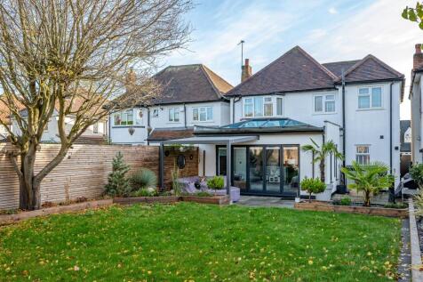 16 Knights Avenue-23.jpg