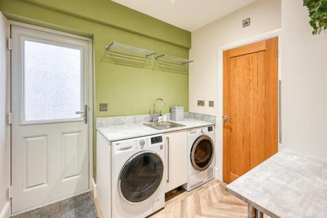 16 Knights Avenue-10.jpg