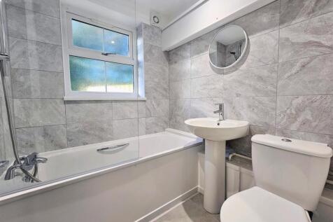 Meadow Brook Close 6