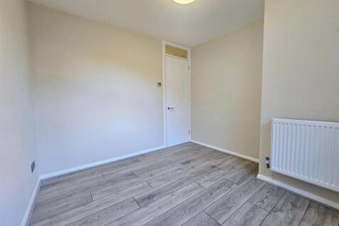 Meadow Brook Close 8