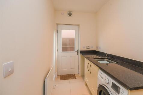 18 Pickwick Gardens - Utility.jpg