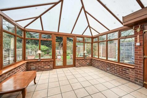 32 Woodland Close-10.jpg