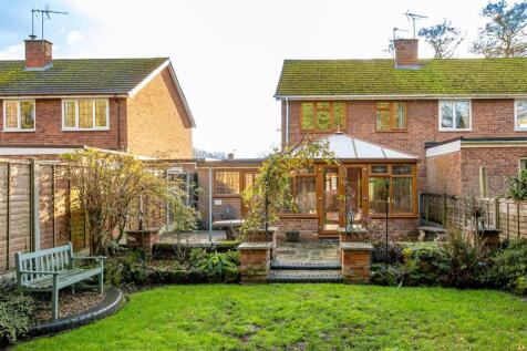 32 Woodland Close-12.jpg