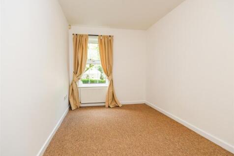 6 Castlecroft House - Bedroom 2.jpg