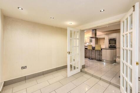 1 Manor Road-Dining Area.jpg