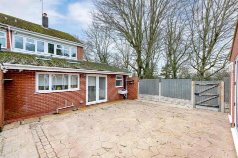 1 Manor Road-Garden.jpg