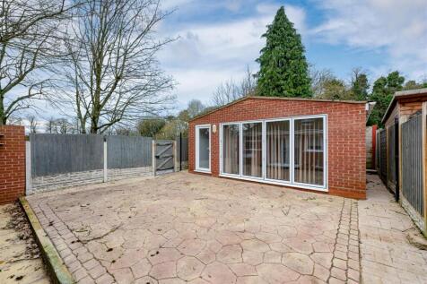 1 Manor Road-Garden (2).jpg