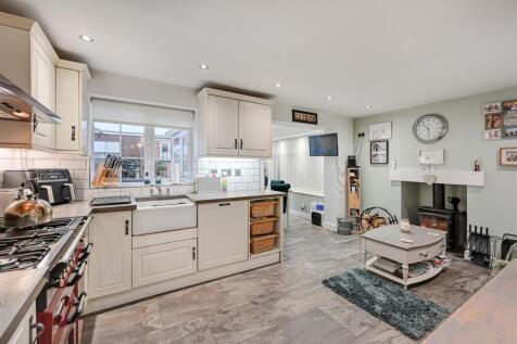 2 Stokesay Avenue-13.jpg