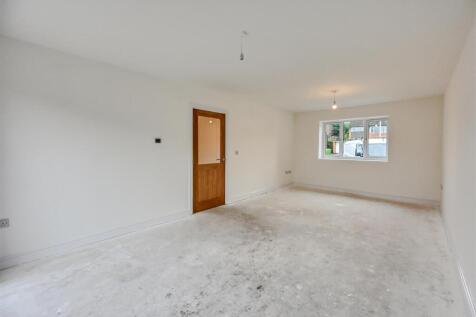 16 Redford Drive-05.jpg