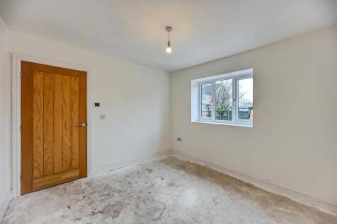 16 Redford Drive-11.jpg