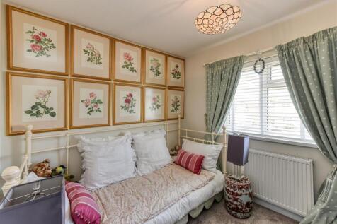 24 Queens Gardens-bed3.jpg