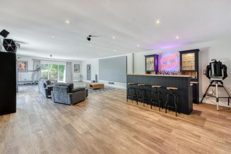 Orchard House-entertaining1.jpg