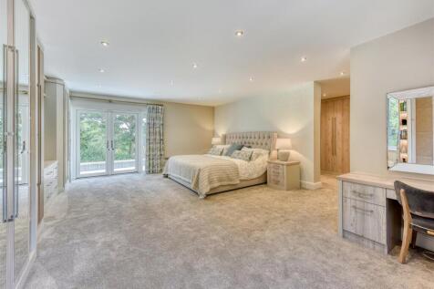 Orchard House-bed1b.jpg