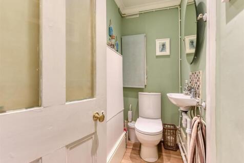 15 Paget Road-cloaks.jpg