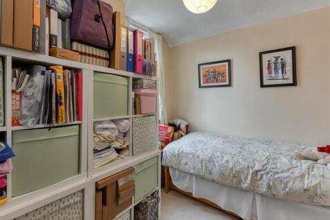 15 Paget Road-bed4.jpg