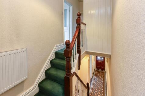 15 Paget Road-landing.jpg